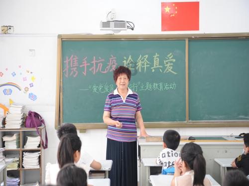 小猫钓鱼游戏龙王版有船